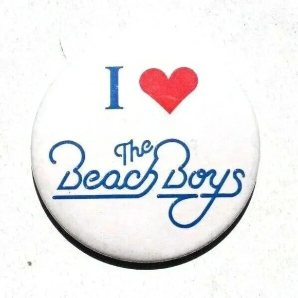 Vtg 1980s Love THE BEACH BOYS (Beach Boy Freaks) Promo Fan Club Button Pin Badge - Picture 1 of 2